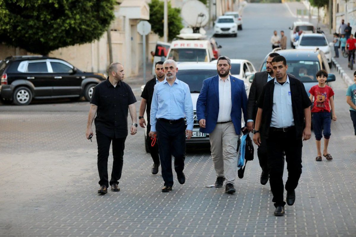PressTV's tweet photo. Hamas leader Yahya Sinwar continues to mock Israel's minister of military affairs Benny Gantz and his threats, and as he promised in a press conference, he gives 60 minutes to Israeli forces to kill him as he walks home. https://t.co/9CiMOKBLKL