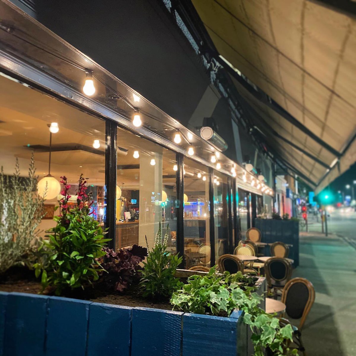 Keeping it local in Ballyhackamore. Lovely return to <a href="/NeillsHill/">Neill's Hill</a> for great service, food and drink.