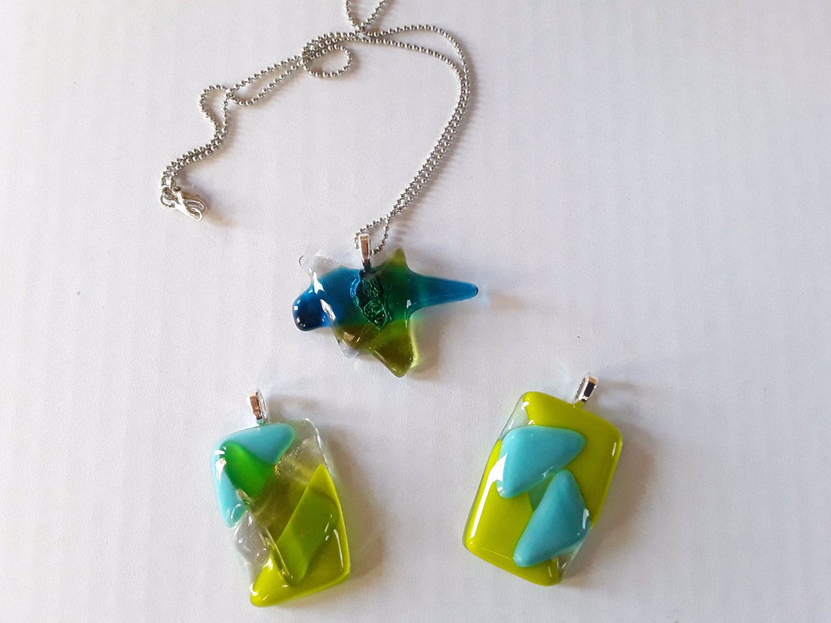 WAVEArtistsTour's tweet photo. WAVE Artist Gwen Harp has been busy in the studio.  Lots of new #jewellery in glass for display at the #bluedoorstudio #watchthewave social media sites and the website for updates for the September tour.  She has fabric art and #paintings too.   Check Gwen put on the WAVE website https://t.co/DAtqfpJQeS