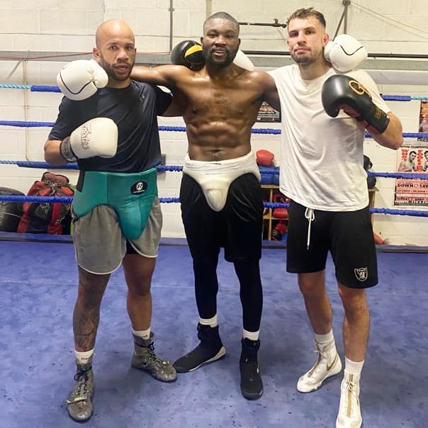DelBoyOsaze's tweet photo. Quality 10 rounds in the bank with @stanleystannard & @KyleHaywood1991 tonight👊🏾💪🏾
Thanks for having us down @CarlGreavesPro
🙌🏾
#June11th🥊
#AllGlorytoGod❤
#ThePunchingPreacher
#TeamDelBoy
#TeamDBO https://t.co/yYgO4Oum9S