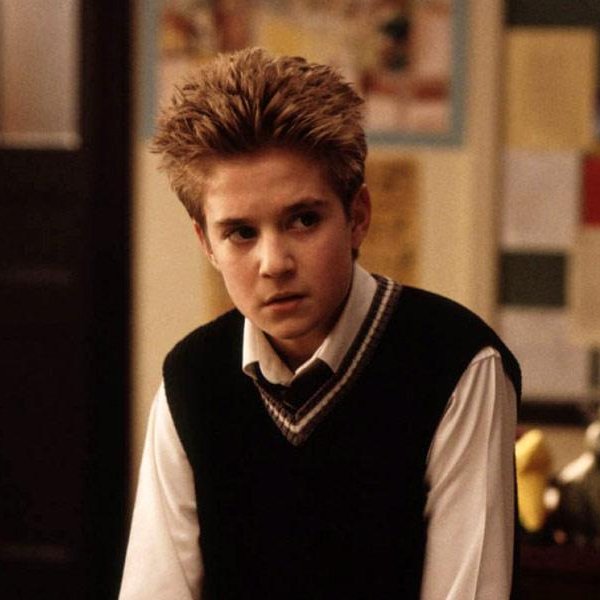 ComplexPop's tweet image. Kevin Clark, the child drummer from ‘School of Rock,’ has died after being hit by a car. He was 32 years old.

RIP. 🕊

Full story: bit.ly/3hXb68K