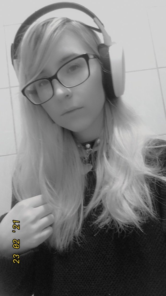 cup0fv0id's tweet photo. 14 year old me: "I think I like dressing up as boys!"
17 year old me: "I'm genderfluid and you can't stop me."
20 year old me: "I'm trans and tired."
Me rn: "hahah gender? Yeeet" https://t.co/x48obIH3ro