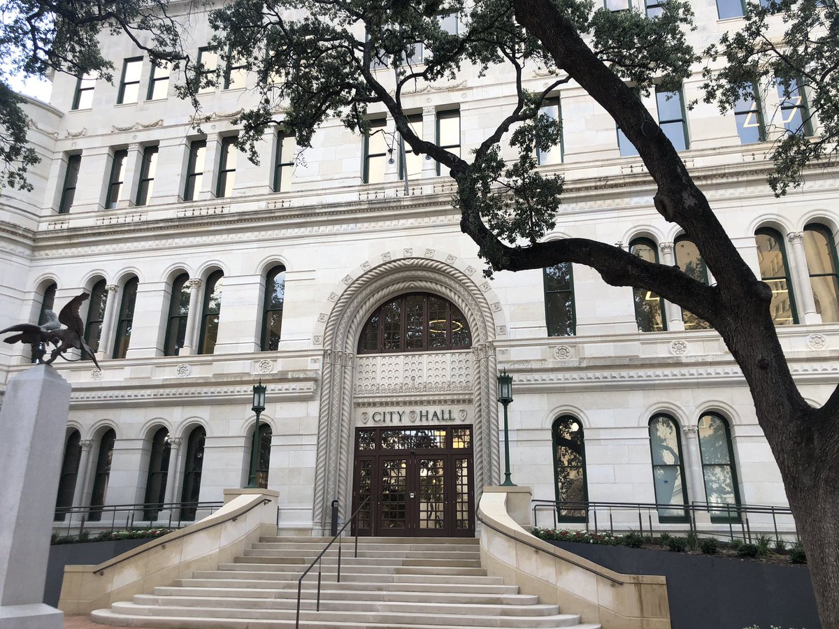 ebleysa's tweet image. At the newly renovated @COSAGOV city hall today, looks beautiful! @Ron_Nirenberg @TheKaufmanGroup