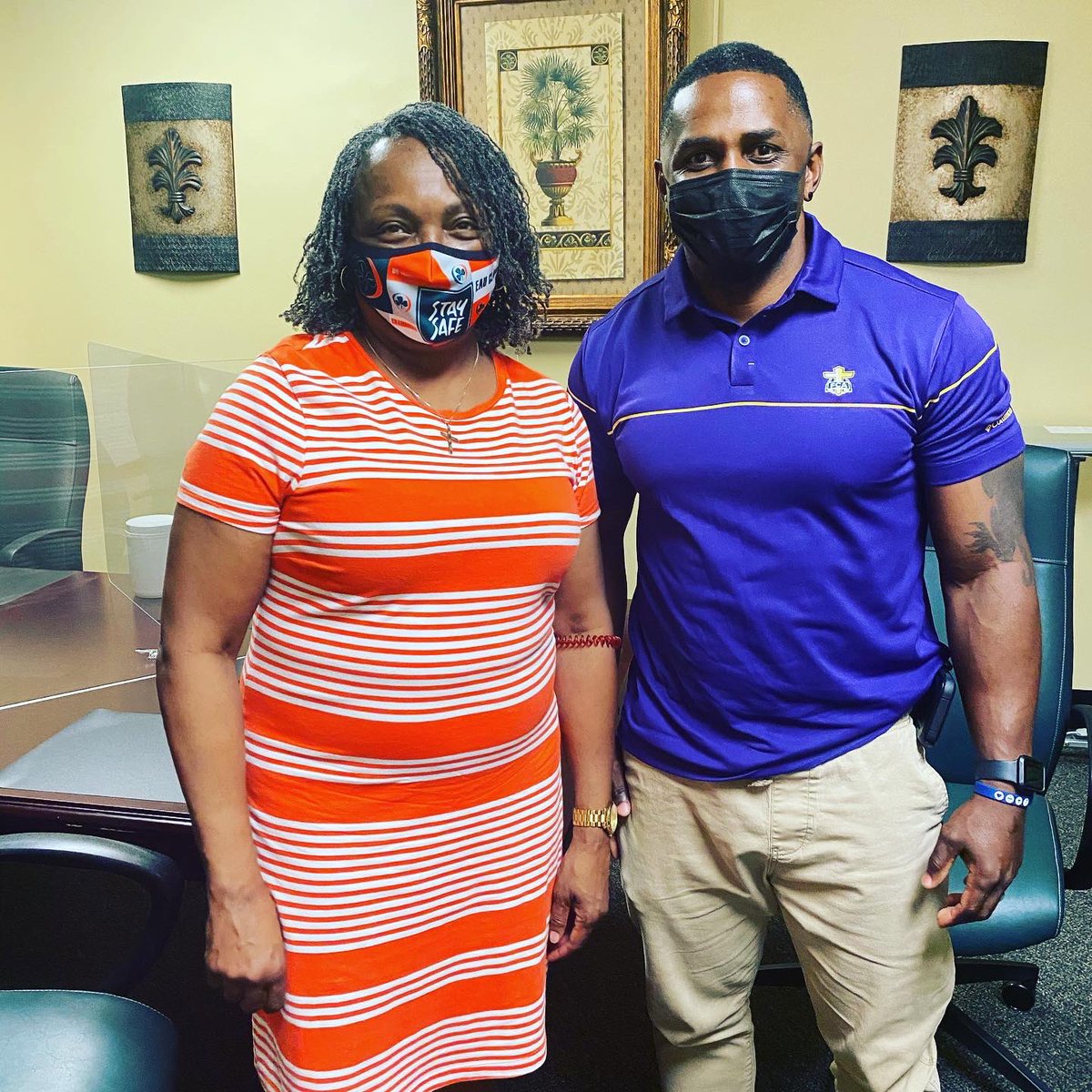 ervin_mack's tweet photo. Great feeling when many school leaders want to be involved with the FCA ministry. Thank you @ECHSPrincipal , Mrs. Wilson, & Coach Canada for spending time to discuss FCA’s future on the campus of Eau Claire High School! Let’s Go!!! #FCAtakeover #richlandcountyiseeyou https://t.co/iCNEwYCexM
