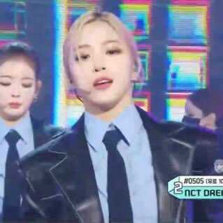 ryujinismybae's tweet photo. SHIN RYUJIN IN A SUIT IMMA PASS OUT https://t.co/dU1rPHWxBS