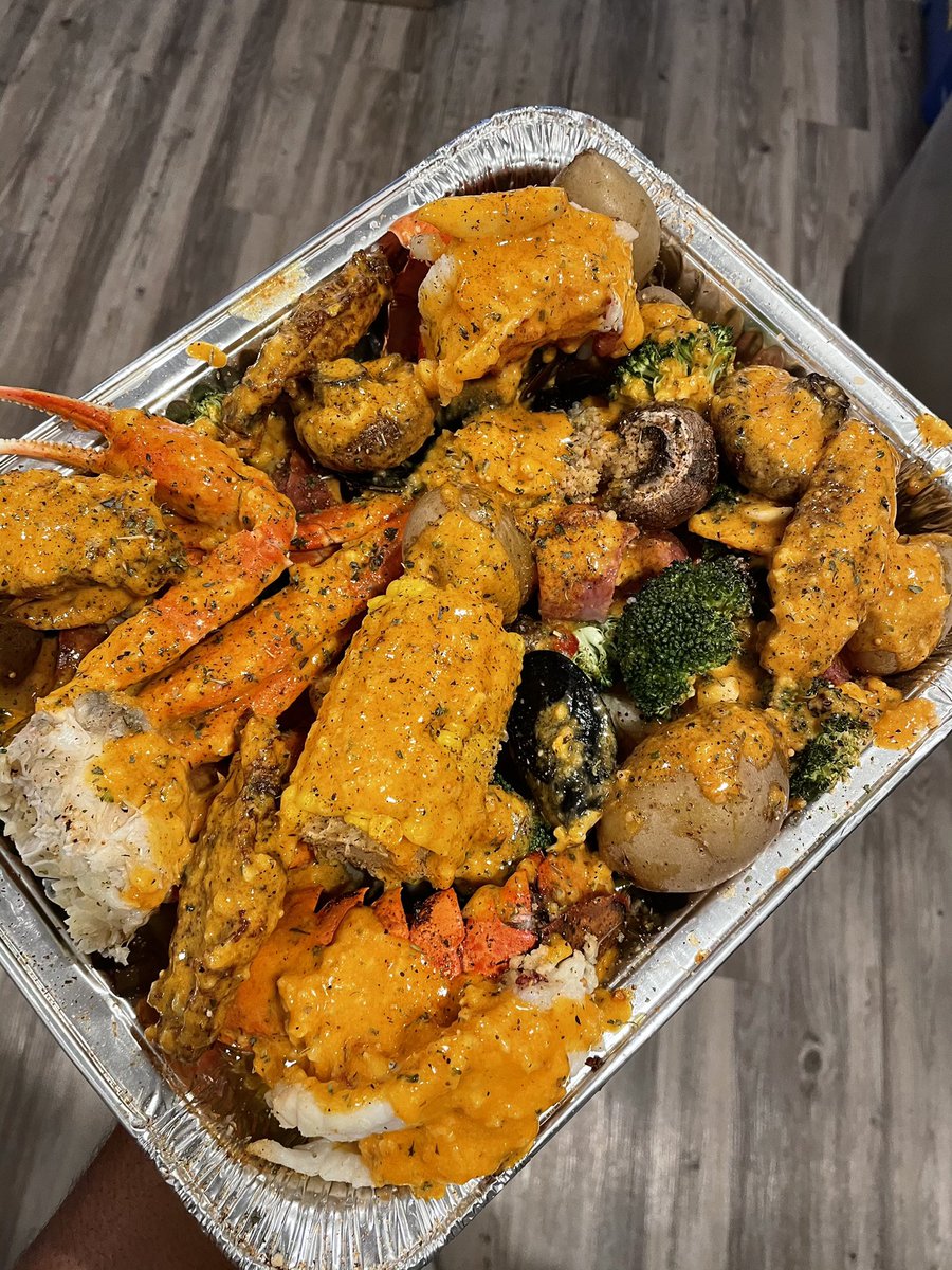 flexeatss's tweet photo. Orlando! Preorders for Friday are now open for pickup starting at 7PM! Orders will close out tomorrow so tap in while you can 👨🏽‍🍳 #flexeatss 

https://t.co/Ms637G9wLg https://t.co/05TlGrJ0UI