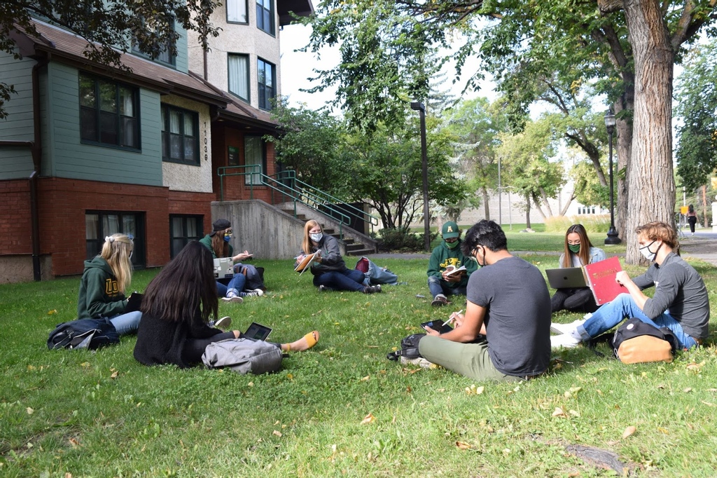 uofaresidences's tweet photo. Get a second chance at a first year in residence! Ryker, a second-year @ualbertaksr student, is keen to return to Lister for the full first-year experience.

https://t.co/Hey2d60fOG https://t.co/uh95mmJDvf