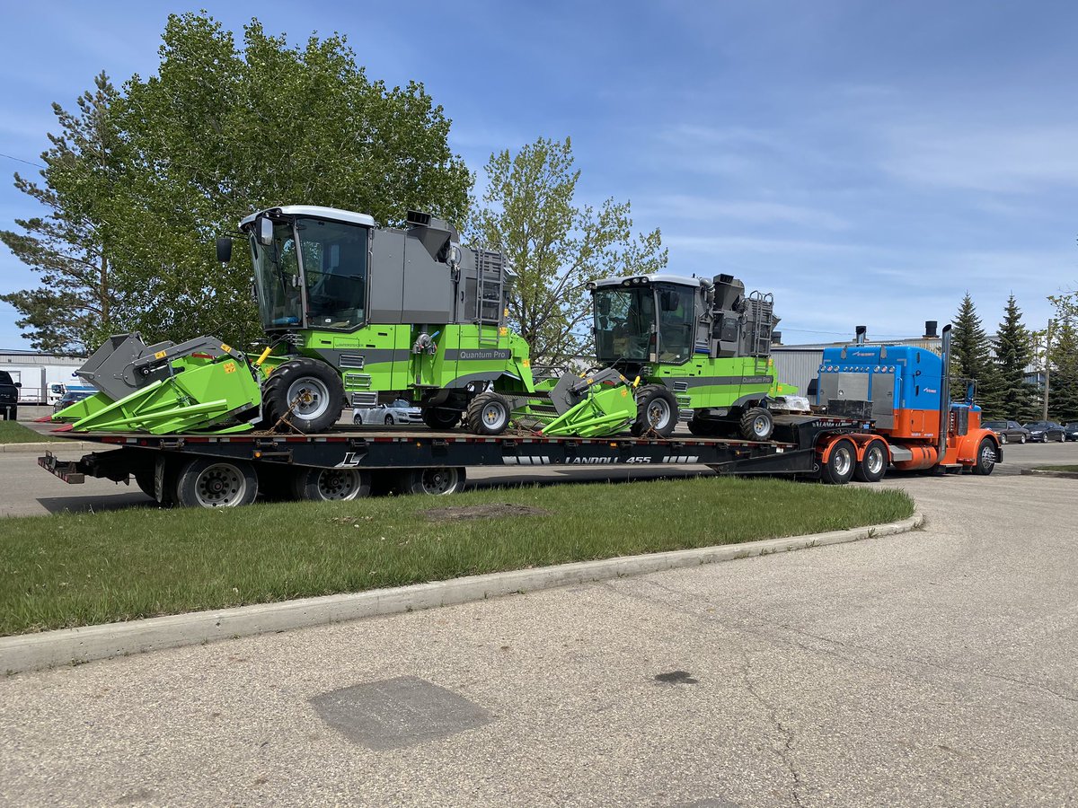 CoryPea45919938's tweet photo. Another load of the, biggest and best plot combines, the Quantum Pro. Wintersteiger’s newest plot combine new in 2021. This load is off to southern Alberta, Canada. #Wintersteiger #quantumpro https://t.co/RhxAXKlPN8