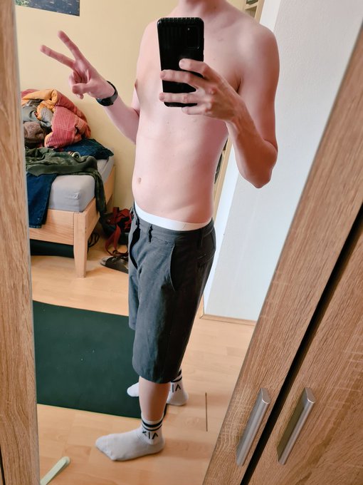 1 pic. 1... 2... 3! ? Which one do you think my body looks best? ?? I like underwear and naked... ? #femboy