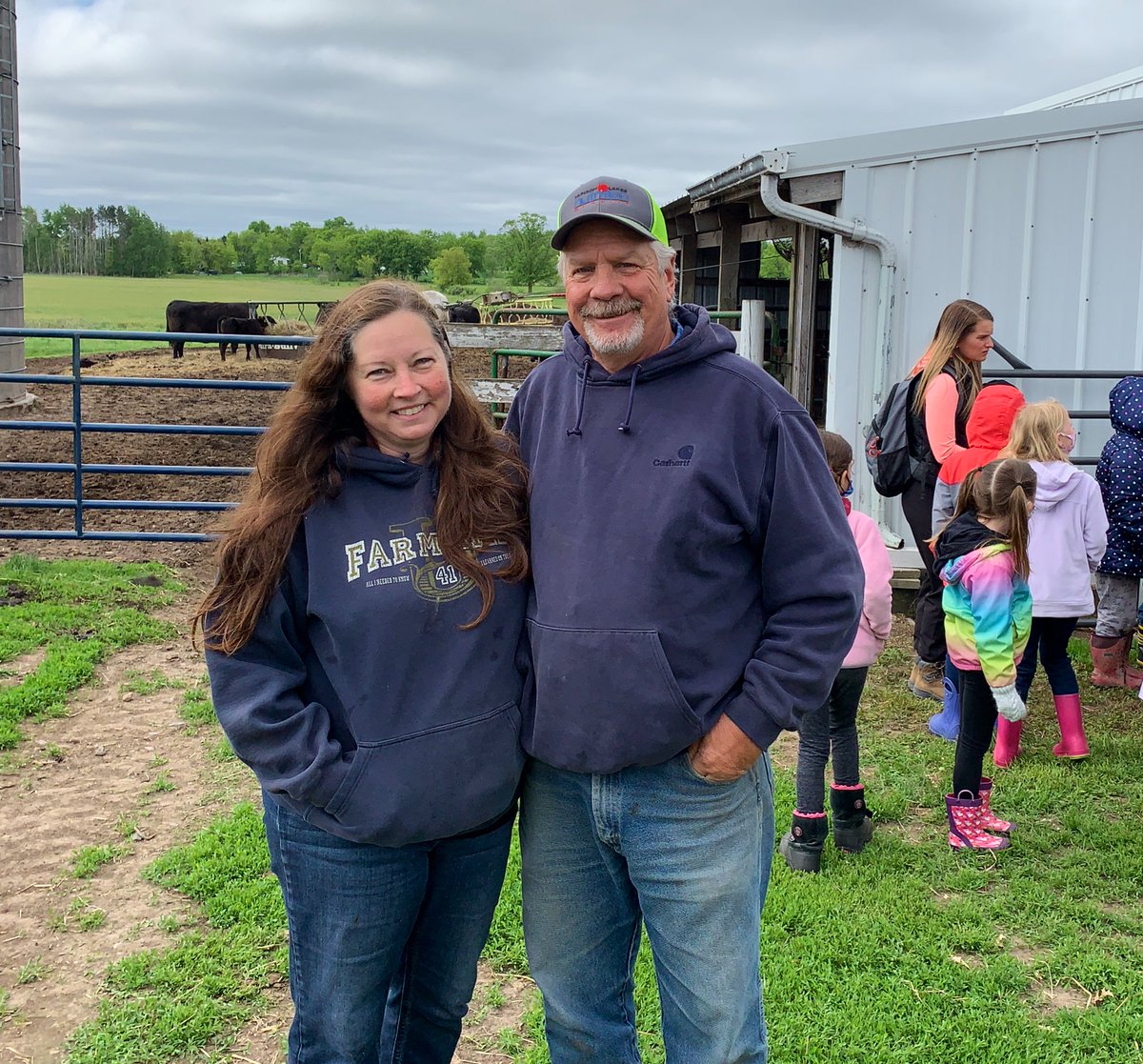 dvoce67's tweet photo. Thanks to the Anderson’s for having our Mora Mustang Kindergarten students visit their farm.  Our FFA &amp; 4H students helped teach the students about the animals.  What a great tradition.  @MoraElem https://t.co/5dYyMFUfj0