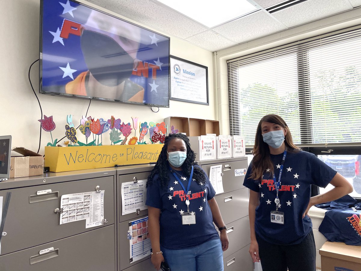 It’s “PR Got Talent” Day, and we’re enjoying the talents of our 4th Grade students and staff! Thank you to Ms. Dada and Ms. Partyka! #PREagles <a href="/glenview34/">Glenview District 34</a>  #WeAreD34