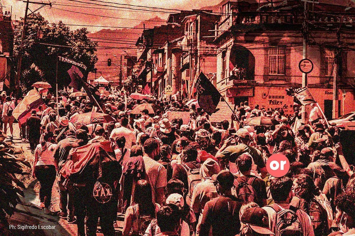laorejaroja's tweet photo. No podemos recibir migajas de un Gobierno que piensa que protestar pacíficamente es dañar a la sociedad. Es el momento de hablar, de ser asertivos con el pueblo, de tomar las mejores acciones donde sean todos los colombianos quienes se beneficien.

https://t.co/qRmPUdDbjR https://t.co/0F0cTOmk2d