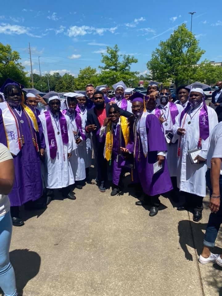 AHParkerFootba1's tweet photo. Congratulations to our students athletes of the class of 2021 @CoachWarren23 #FearTheHerd https://t.co/uE0ltkNbRi