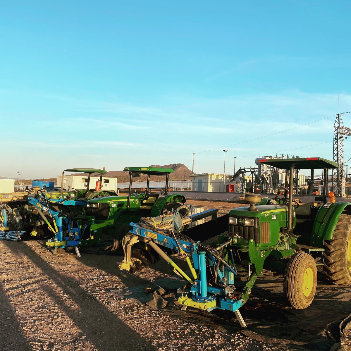 jcvalvi10's tweet image. 1er proyecto con 3 equipos @SunBrush_mobile simultáneos!! Ahí vamos creciendo, en mejora continua y MUY orgulloso de lo que estamos logrando #INTUS 🚜💦☀️ #EnergiasRenovables #EnergyTransition #EnergyEfficiency #solarenergy #solarpower