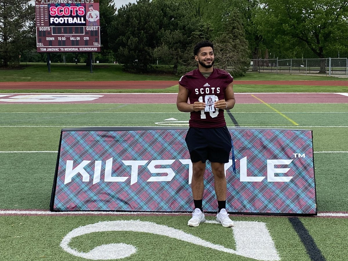 Brian_morgan10's tweet photo. #AGTG After a great visit I am blessed to receive an offer from @AlmaScotsFB thank you!!!!! @AlmaCoachCole @CoachCouchAlma #kiltstyle #2COT2 https://t.co/v5hQy02aLo