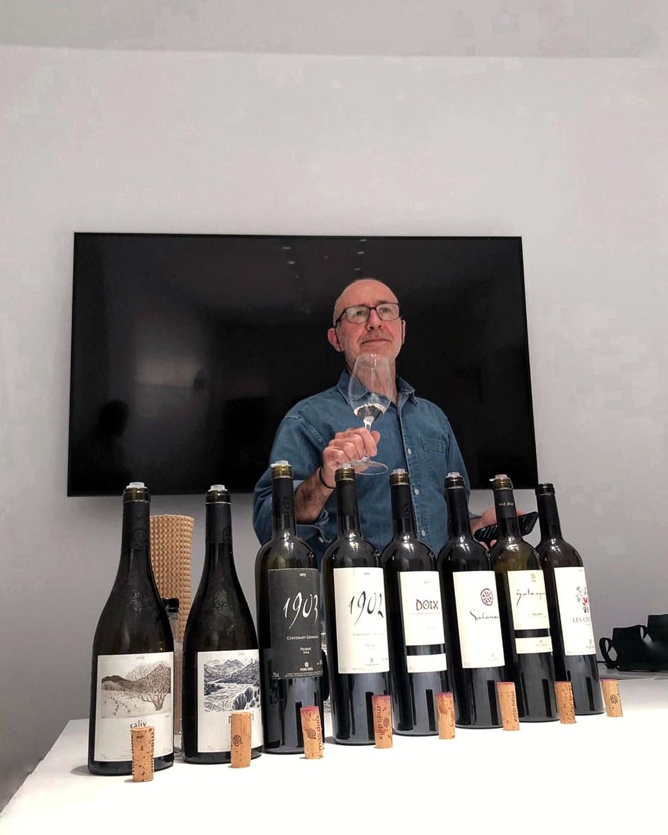 masdoix's tweet photo. 🍷 WINE TASTING 🍷
Reprenent sessions de tast, avui amb @vilaviniteca
—
Retomando sesiones de cata, hoy con Vila Viniteca
📷 @anuskaosorio
#MasDoix
#aWindowToMasDoix
#MasDoixWinery
#Poboleda #Priorat
#LesCrestes #Salix #Murmuri #Salanques #Doix #1902CC #1903CG
#PrioratWine https://t.co/ggOhxQAEMp