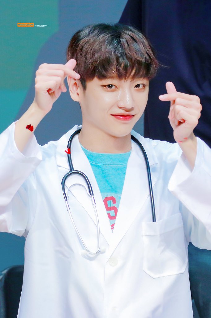 luv__eson's tweet photo. @Inmyheart_eson 방금 내���에슨님의 이 트윗을 봣는데 마니 느리죠..ㅠ.ㅠ 조끔 다르지만 있었어여!

190706 입니당 https://t.co/qsY5PPg0o9