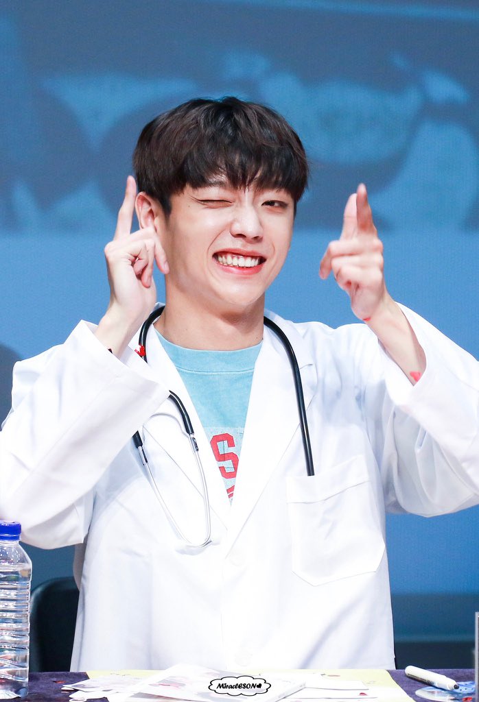 luv__eson's tweet photo. @Inmyheart_eson 방금 내���에슨님의 이 트윗을 봣는데 마니 느리죠..ㅠ.ㅠ 조끔 다르지만 있었어여!

190706 입니당 https://t.co/qsY5PPg0o9
