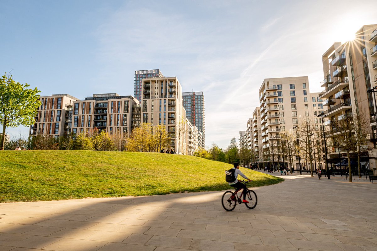 OlympicHomes_AG's tweet photo. Today we learnt that 10 buildings have ACM panels on their balconies, in addition to those deemed a fire risk because of timber decking and soffits. 

Feels like there is a never ending list of issues being identified. We sit &amp; wait for the next. 

#EndOurCladdingScandal https://t.co/FEXrsqXu17