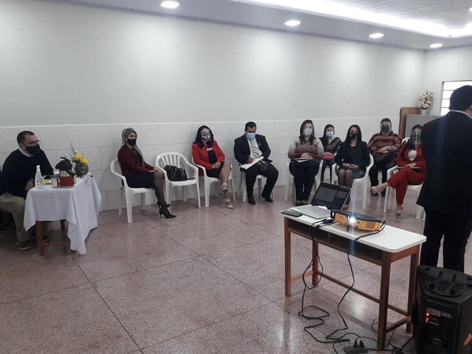 DAmambay's tweet photo. Seguimos construyendo la Educación Paraguaya.  
Reunión de trabajo en el  marco del fortalecimiento de la gestión pedagógica y administrativa.🇵🇾🇵🇾🇵🇾 @IsmaelEstigarri https://t.co/pSEYcFjwLH