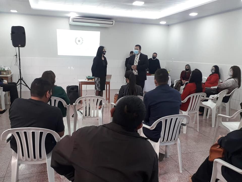DAmambay's tweet photo. Seguimos construyendo la Educación Paraguaya.  
Reunión de trabajo en el  marco del fortalecimiento de la gestión pedagógica y administrativa.🇵🇾🇵🇾🇵🇾 @IsmaelEstigarri https://t.co/pSEYcFjwLH