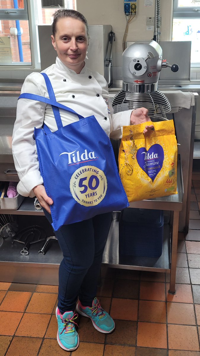 TildaChef's tweet photo. We were so excited to be able to hand deliver Tilda goodies to the #winners of @StirItUpMag’s reader offer! Congratulations to @StRobofNew, Poulton St Chads Primary School and Philippa! We hope you enjoy your Tilda Fragrant Jasmine! #ReaderOffer https://t.co/twQFm8VQoB