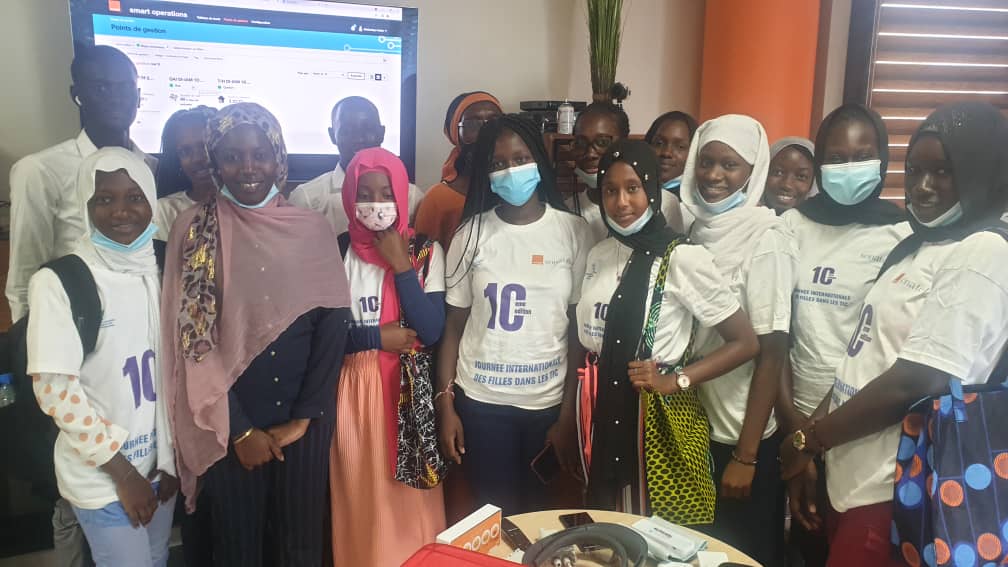 mctngouvsn's tweet image. Mardi 25 Mai, Visite à la @AcademySonatel dans le cadre de la Journée Portes Ouvertes  avec les Jeunes Filles du lycée de Thiaroye et de Bambilor.
#JIFTIC #MENT #EDITION2021
#InclusionNumérique 
#GroupeSonatel #SonatelAcademy
@GroupeSonatel