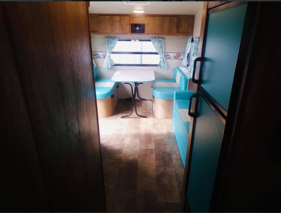 bright_rv's tweet photo. 2018 Vintage Cruiser 23RSS. Will NOT LAST LONG! Call 815-626-7878 or stop by and check it out! https://t.co/8kxkuyL9S9