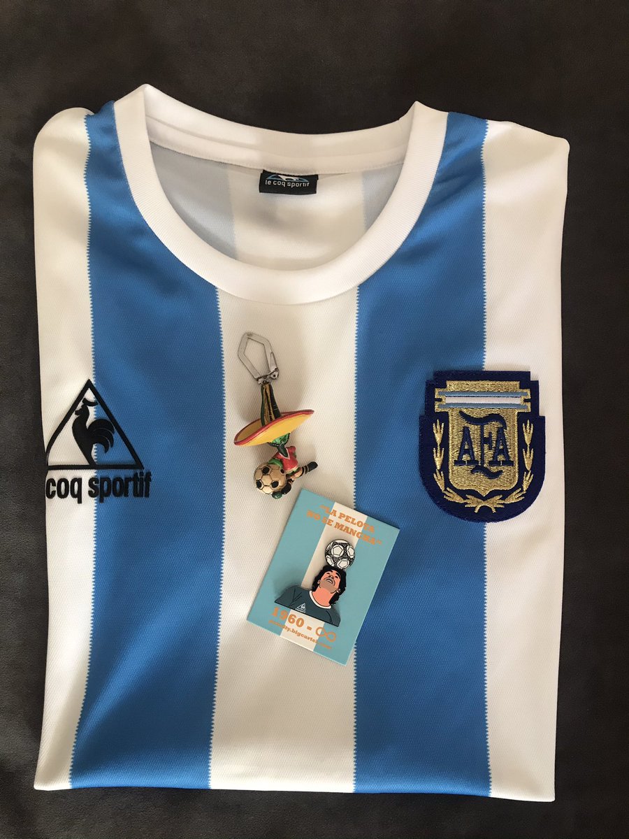PenaltyPins's tweet photo. ⚠️ GIVEAWAY ⚠️

To win:
➖ Maradona WC 1986 Replica Shirt
➖ Maradona Pin 
➖ Mexico 1986 Mascot Keyring

You just need to
➡️ follow @PenaltyPins 
➡️ Rt to enter

LETS G⚽️⚽️⚽️ https://t.co/p61H216okO