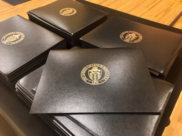 Canisius_Univ's tweet photo. Today's "GradWalk" celebrates A&amp;S and Wehle School grads from the Graduate Class of 2021. Congratulations!  #GriffGrad https://t.co/qlsvw0gXIf
