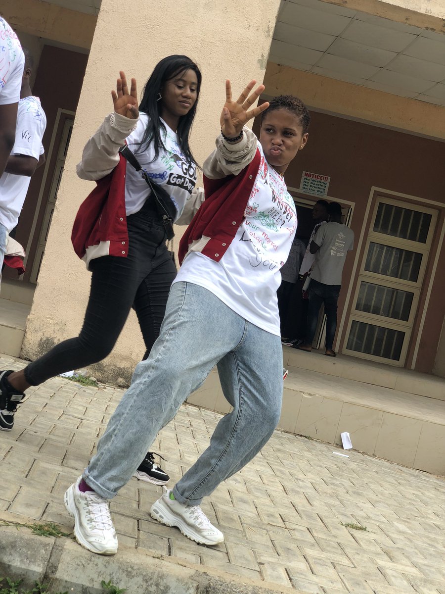yourgirl_ajex's tweet photo. https://t.co/j6410qYUCs Physics ✅ https://t.co/ninWsE41Tl