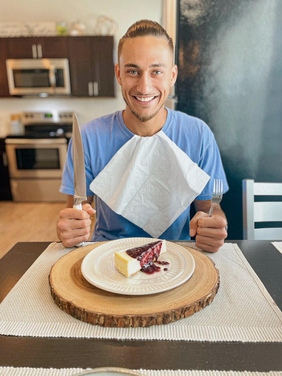 No better way to celebrate National Blueberry Cheesecake day🫐 
•
•
Swing by the clubhouse at 2pm for a fresh slice of cheesecake while supplies last! 

 #AspenLife #CCU23 #CCU24