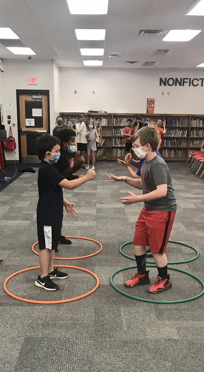 TES_4Library's tweet photo. Nothing like a Rock, Paper, Scissors Battle to end out fun in Unified Arts classes. Let the battles begin! @GoodridgeElem @GreenwoodStacie @jenpat28 @Boone_County https://t.co/JLQP84HsG9