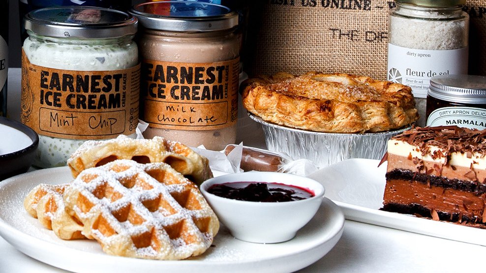 CanucksMarket's tweet photo. Satisfy your sweet tooth with local favourites like @CafeMedina waffles, @Earnesticecream, @thierrychocolat treats and @Dirty_Apron apple pie. #canucksmarketplace 📷: @LeilaKwok https://t.co/wUD0lgS9ab