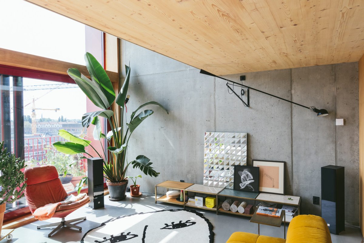 Friends of Friends tweet media