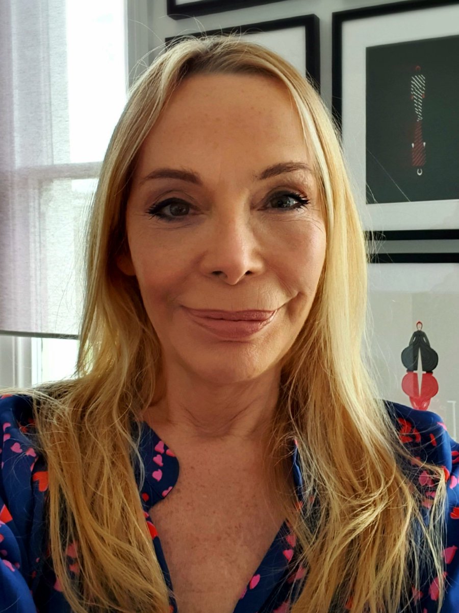 1TS's tweet image. #transisbeautiful #trans #london #lgbtq #LGBTQIA