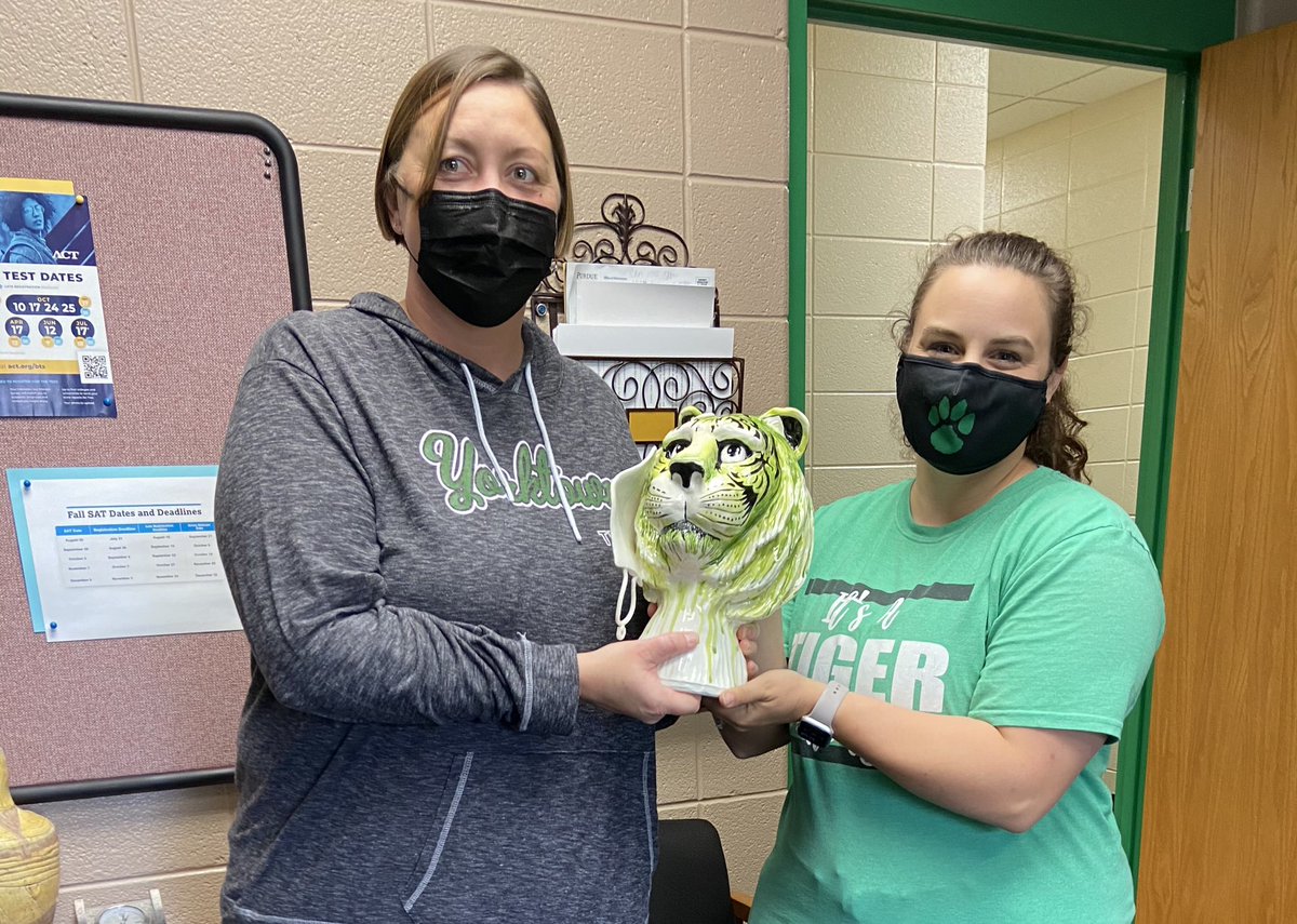 sebpsu4's tweet photo. Feeling the love from @YHSCeramics and @KikiPavlechko “The Mask-ot” and “The Forward Climb” both pieces fully encapsulate what 2020-21 have been 🐯💚👏 @YHSPublications @YHSAthletics @YorktownHighSch that is a ceramic mask BTW 😳🤯 https://t.co/zywPG3hOGH