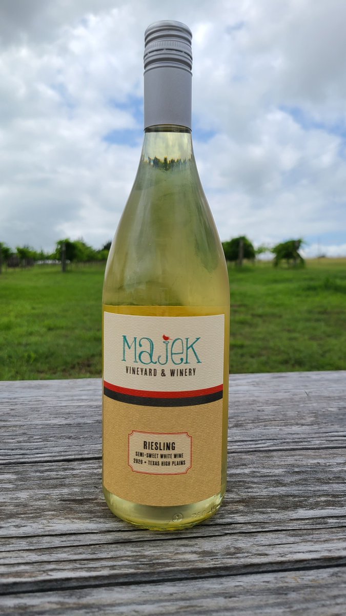 Majek Vineyard & Winery tweet media