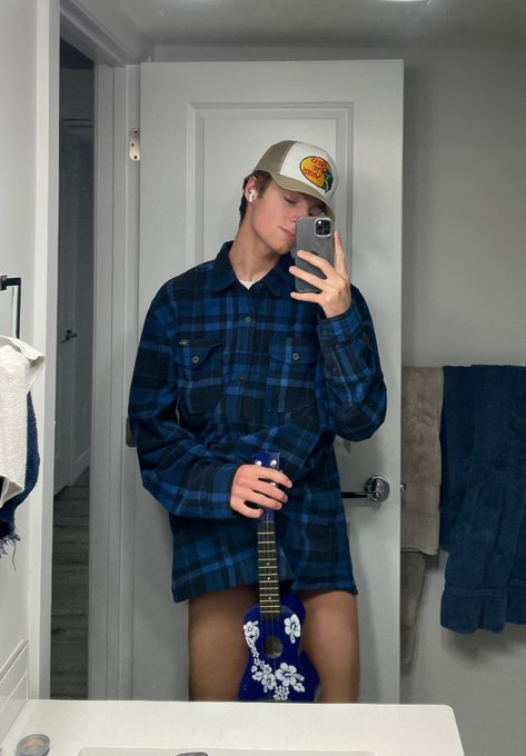 Can I play you a song? ? https://t.co/rll3H8mjpV