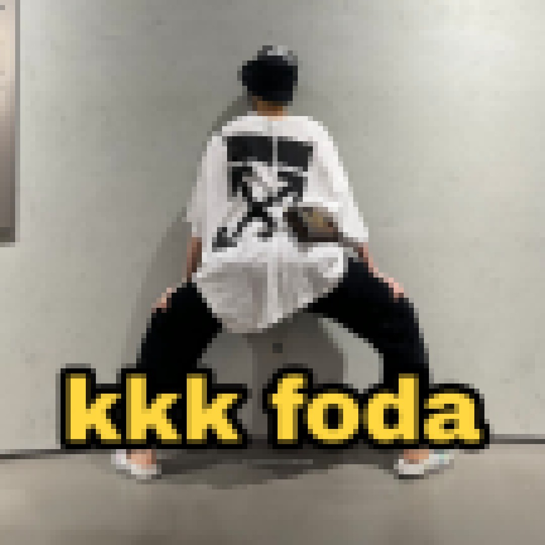 aqui pensando em quem odeia o bts e trabalha no mcdonalds.....