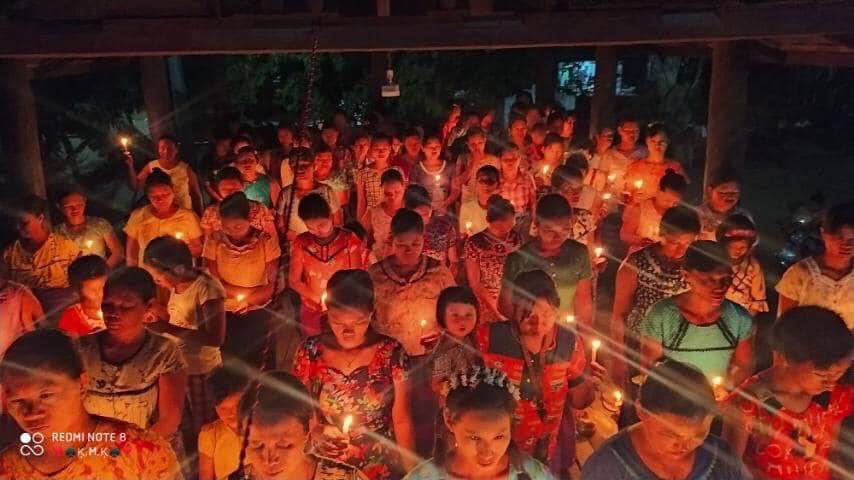 Residents of Letyet Kone Village, Debayin Township, Shwebo District, Sagaing Region, gathered at a candlelight vigil to pray for the military dictatorship's overthrow. #May26Coup #AuspiceRefugees #WhatsHappeningInMyanmar