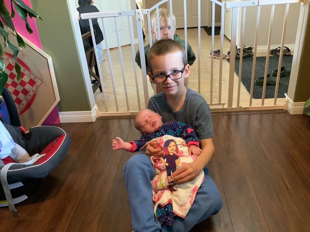 MrsSaundersCG's tweet image. Adventures of Flat Mrs. Saunders - getting so many baby snuggles - real Mrs. Saunders is getting jealous!
#flatmrssaunders #togetherwhenapart @FMPSD @BeaconhillFMPSD @abbott_graham