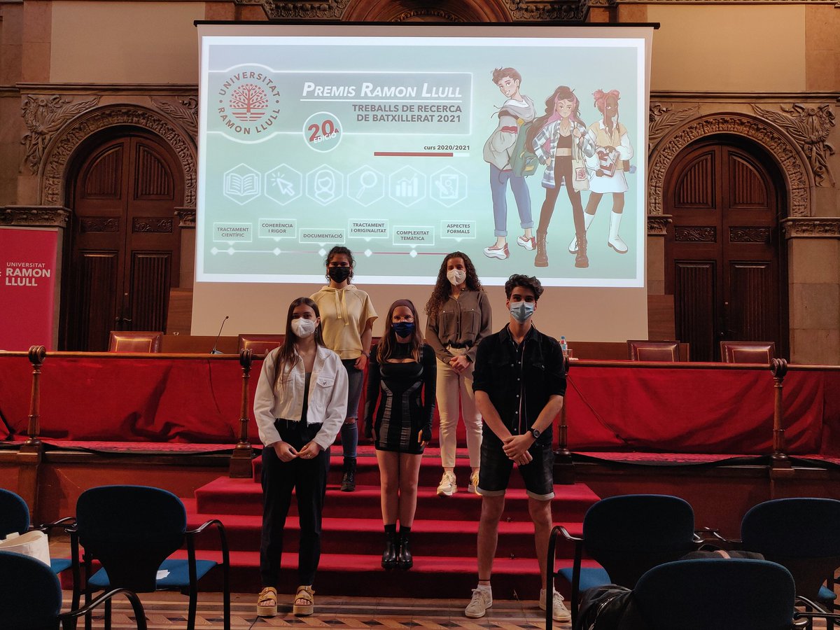 uramonllull's tweet photo. 📸Foto de família amb tots els premiats i premiades en aquesta vintena edició dels #PremisURL als Treballs de Recerca de Batxillerat.

Tal com ha destacat el jurat dels Premis, enhorabona per l’alt nivell de tots els treballs! https://t.co/nrPipeDjEn