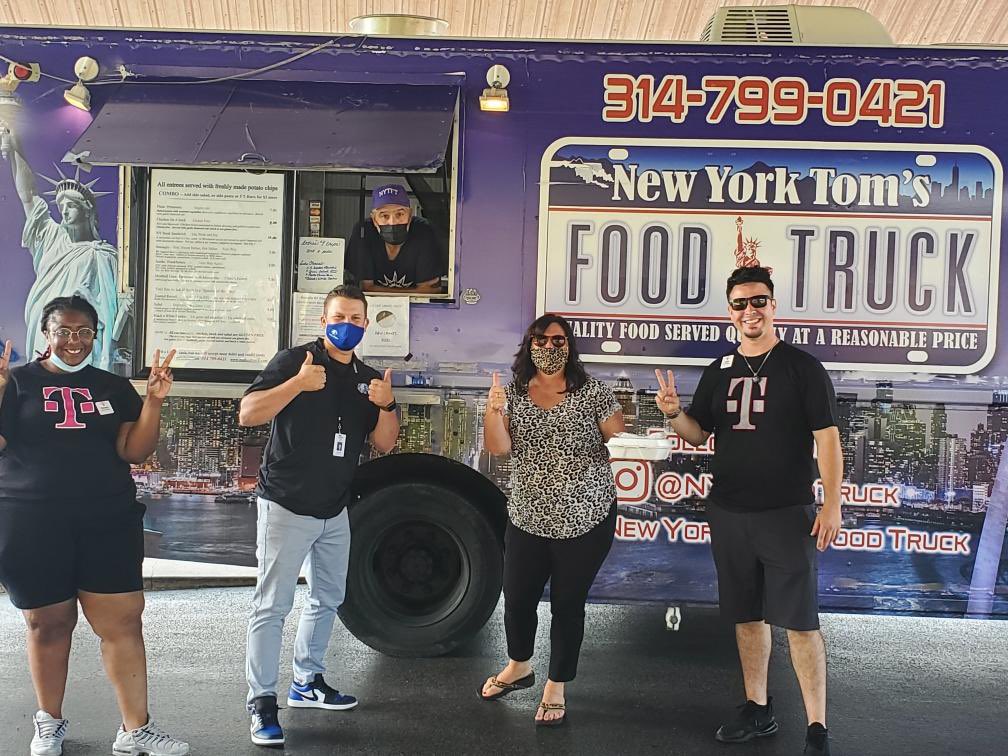 chseagles4's tweet photo. Thank you to Columbia PTA and T-Mobile for the awesome lunch today! What a great treat for the last Wednesday of the school year!

#OUREAGLEs
#newyorktomsfoodtruck 
#tmobile https://t.co/UpAlqYG8kF