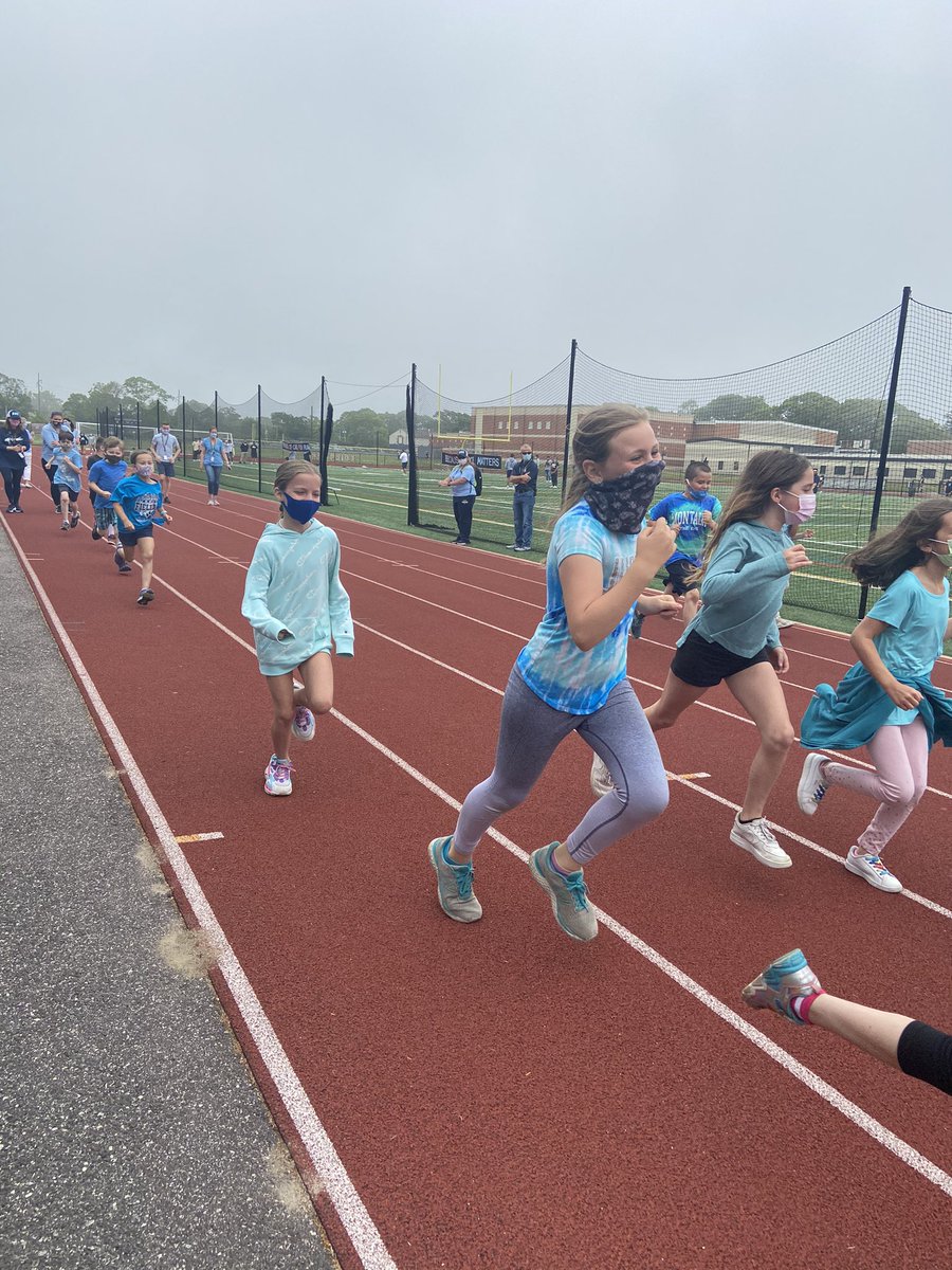 AcademyBBP's tweet photo. 3rd Graders are off and running!!! @BBPSupt @BBPSchools #becausenicematters https://t.co/ROl34gsGN8