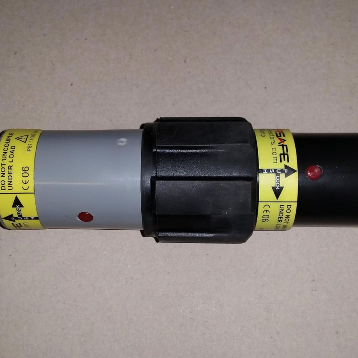 Phase3USA's tweet image. Our Powersafe Phase Adaptor is a double ended connector which will allow you to change L1 to L2, L2 to L3 etc. 

The connectors are an 800A source connector one end and an 800A drain connector on the other. 

#Phase3Connectors #Camlock #powersafe #powerlock #electricalconnectors