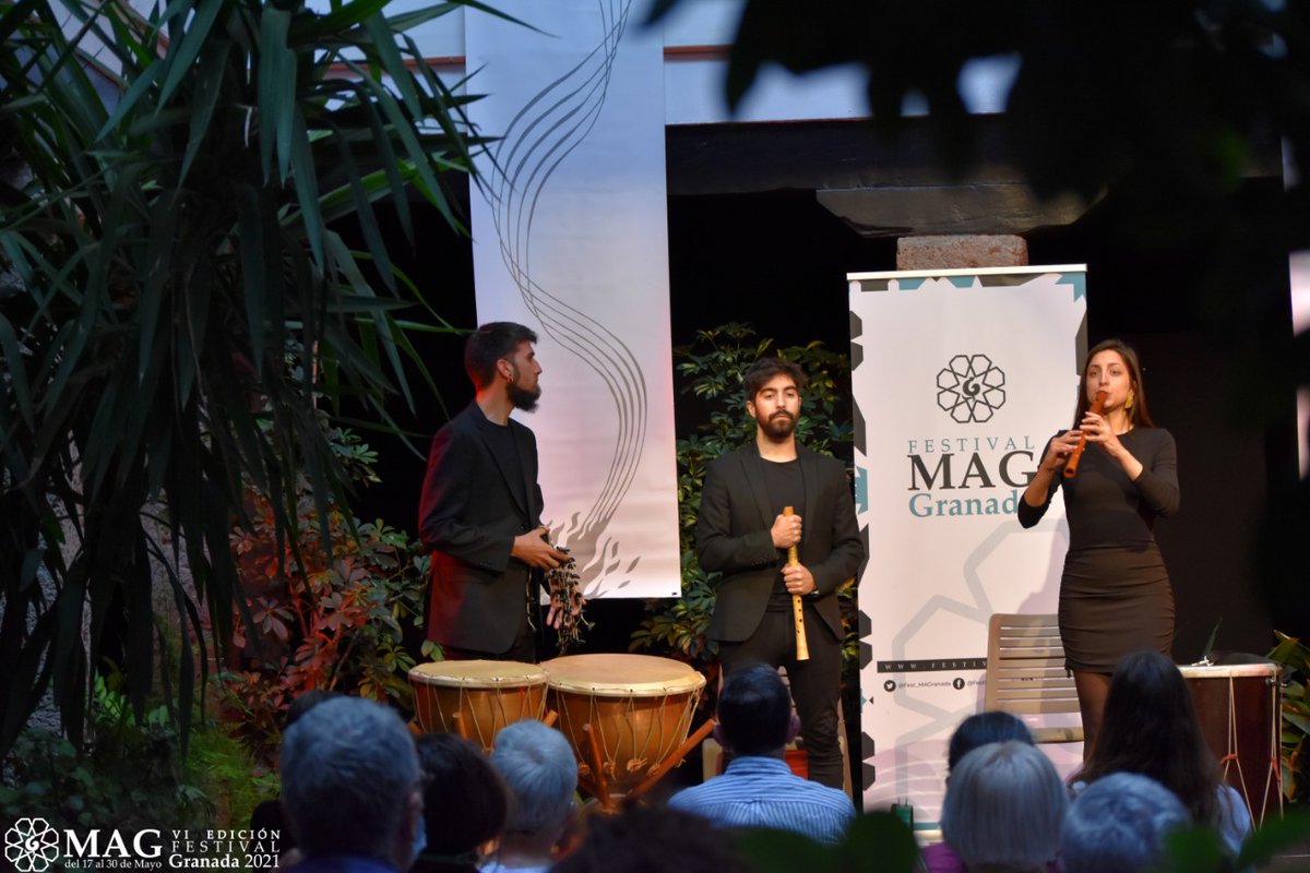Otra maravillosa velada de la VI edición del MAG 2021 de la mano de Serendipia Ensemble en el Patio de de la Corrala de Santiago de Granada interpretando su repertorio "Pequeña Tempestad. La miniaturización de la creación del Universo". 
📸 Yolanda Girón
#FestMAGranada21 #Granada