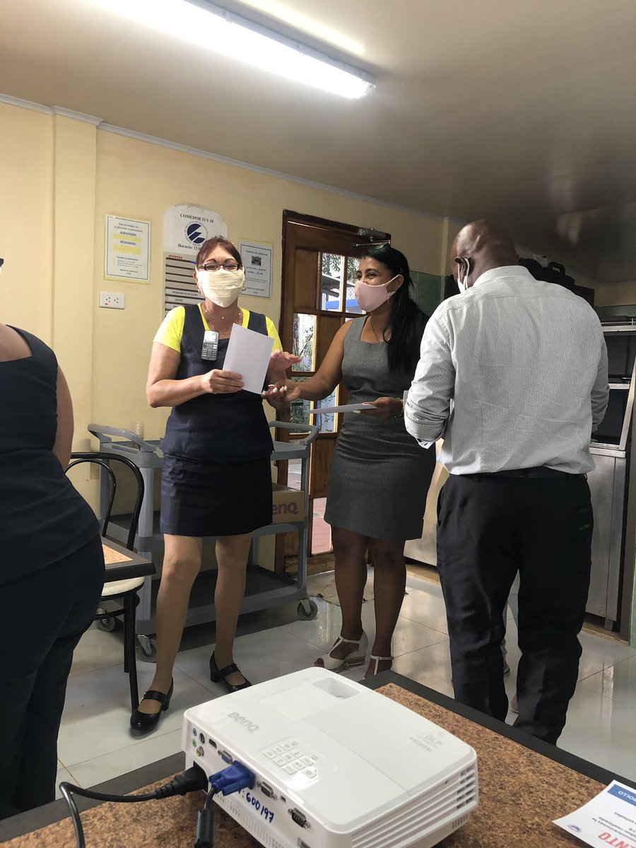 Se reconocieron además a los trabajadores que de manera ininterrumpida se mantuvieron laborando a pesar de la difícil situación con el virus #COVID19