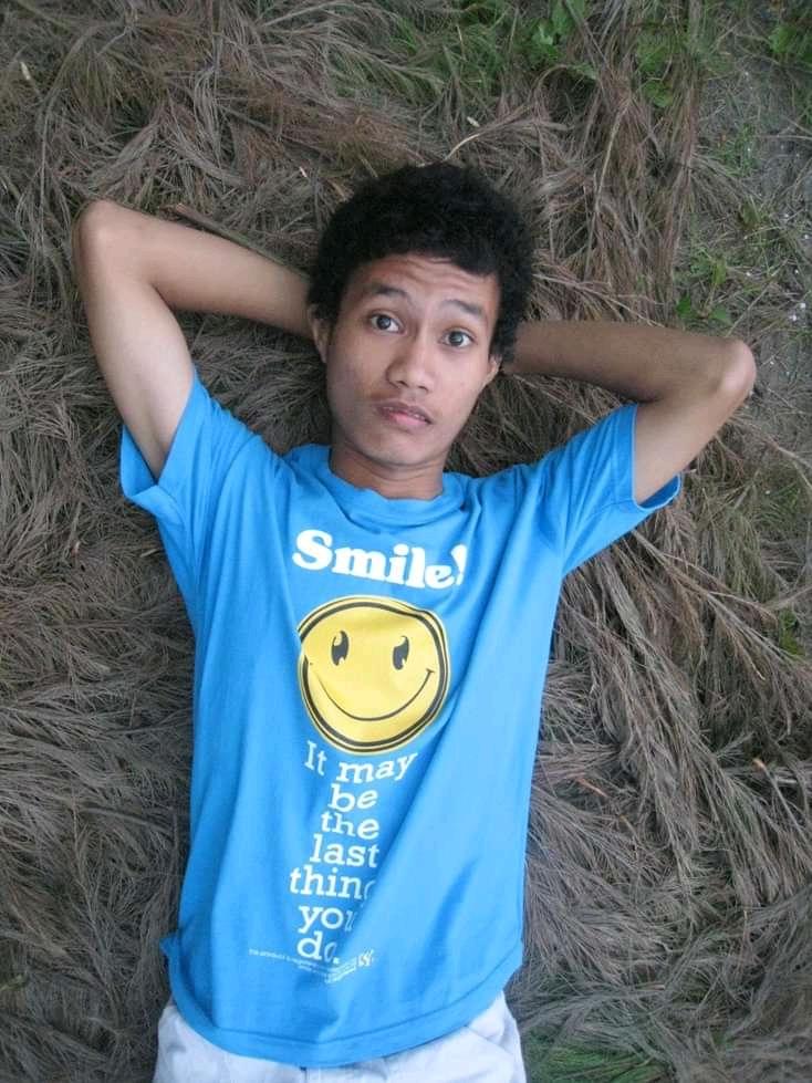 faiqmo's tweet photo. @arfdyy @kunduum Wkwkwk nduwee konco dikon foto gaya opo bae nganot. https://t.co/4Gn0FuM8hc