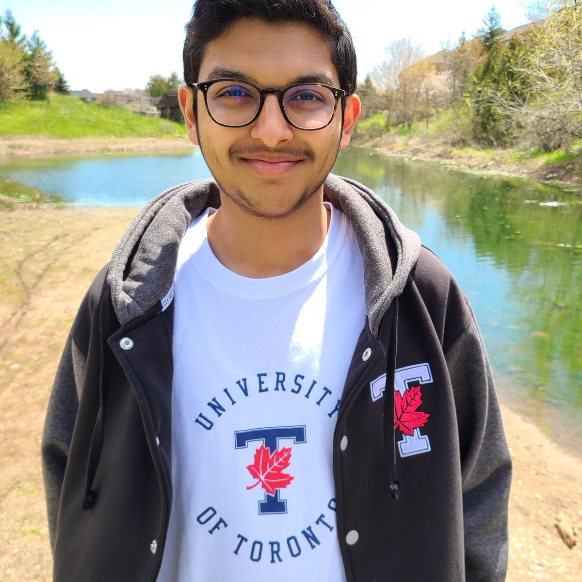 maclachlan_ca's tweet photo. Congratulations to MacLachlan College Gr.12 graduate Anudev who will be attending @UofT and furthering his education in #ComputerScience.
Congratulations on your well-deserved success!🎉
#StudentHighlight #GraduatingClassof2021 #FutureReady #RemaginingPossibilities https://t.co/K92DykpEU9